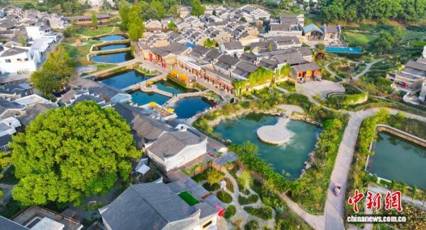 杜德配资 “双节”假期江西古村多元体验引客来